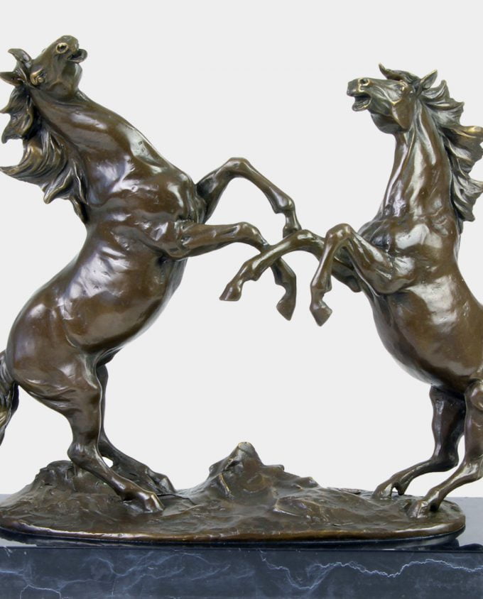 Walczące Konie Rzeźba z Brązu