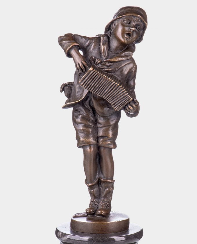 Chłopiec z Akordeonem Rzeźba z Brązu