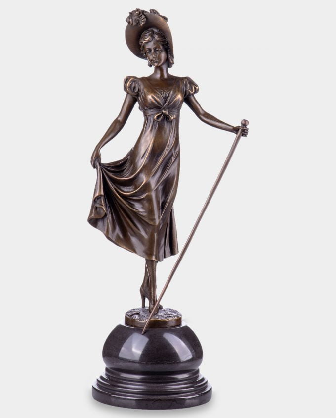 Dama w Kapeluszu na Spacerze Secesyjna Rzeźba z Brązu