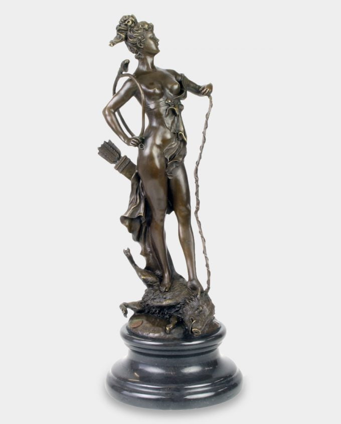 Diana Victorious Patronka Myśliwych Rzeźba z Brązu 47 cm