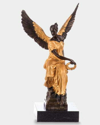 Anioł w Złotej Szacie z Wieńcem Laurowym Rzeźba z Brązu