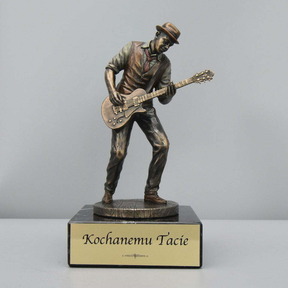 Statuetka Gitarzysty na Podstawie - Upominek dla Muzyka z Dedykacją Kochanemu Tacie