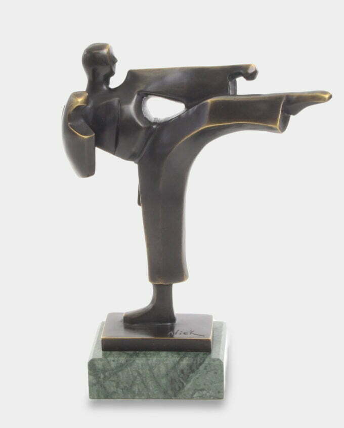 Statuetka Sporty Walki Rzeźba z Brązu Trofeum Karate