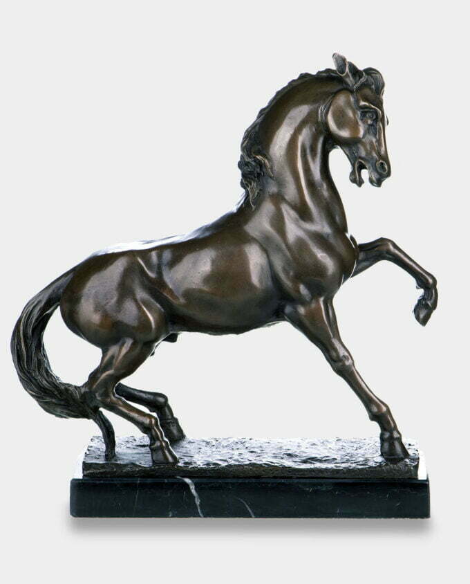 Koń z Uniesioną Nogą Rzeźba z Brązu
