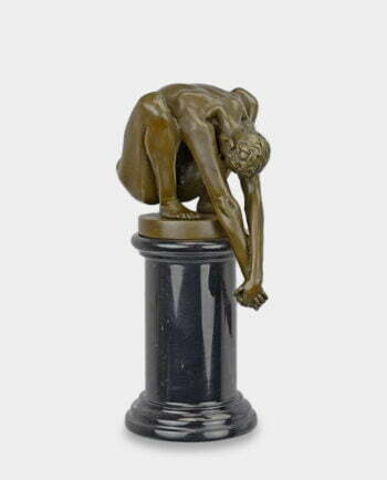 Mężczyzna z Opuszczoną Głową i Rękami Nurek Rzeźba z Brązu