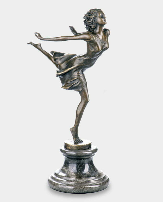 Tancerka w Zwiewnej Pozie Rzeźba z Brązu