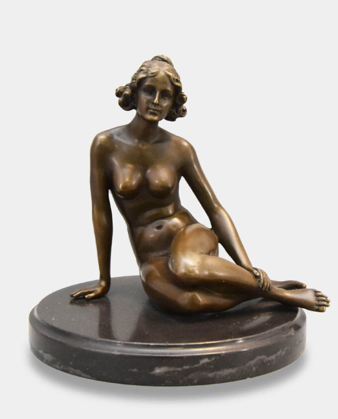 Kobieta Siedząca Akt Kobiecy Rzeźba z Brązu na okrągłym Marmurze