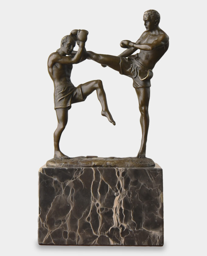 Dwaj Mężczyźni Bijący Się Statuetka z Brązu Trofeum Sportowe